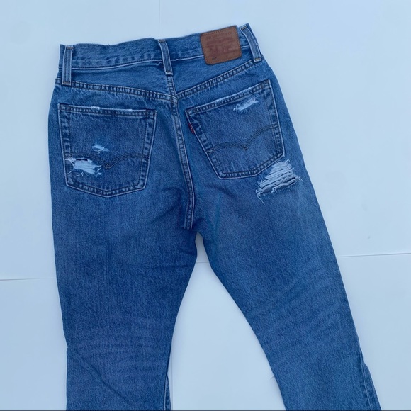 Distressed Levi 501 Jeans - Picture 3 of 5
